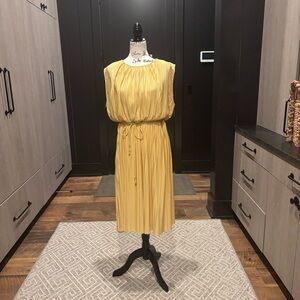 H&M Butter Yellow Pleated Midi Dress – Size L